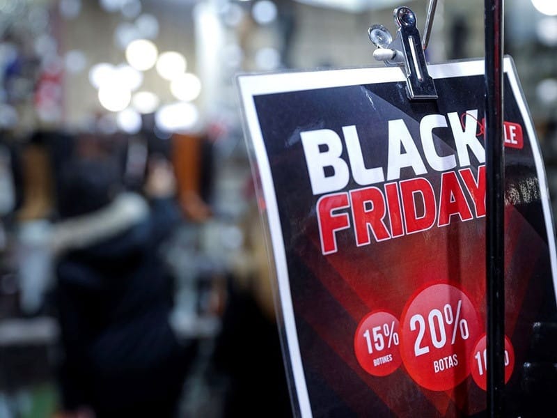 Ciberdelincuentes multiplican webs falsas para estafar en Black Friday 2025