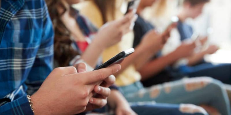 El mercado global de smartphones enfrenta contracción del 2.1% en 2026