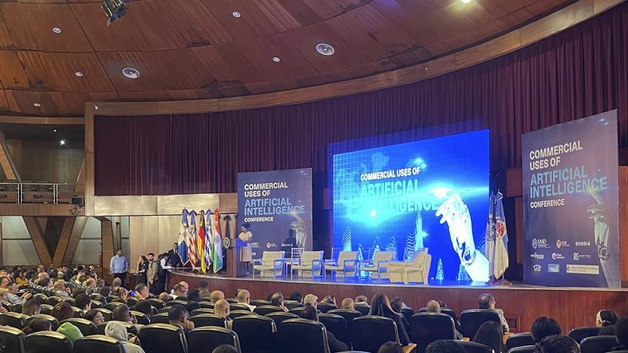 La UASD debate los límites éticos de la IA en la justicia y sociedad