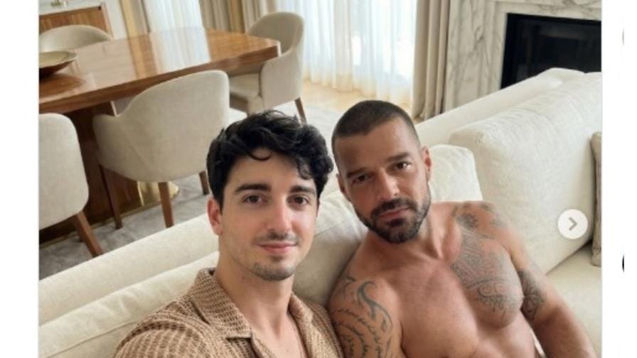 Ricky Martin desmiente imagen viral generada por IA con contundente respuesta