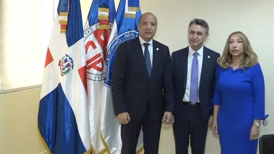 UASD lidera debate regional sobre inteligencia artificial con academia y gigantes tecnológicos