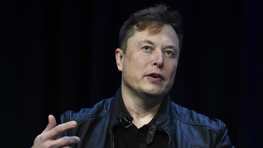 Elon Musk vaticina que el trabajo será voluntario en 15 años por la IA