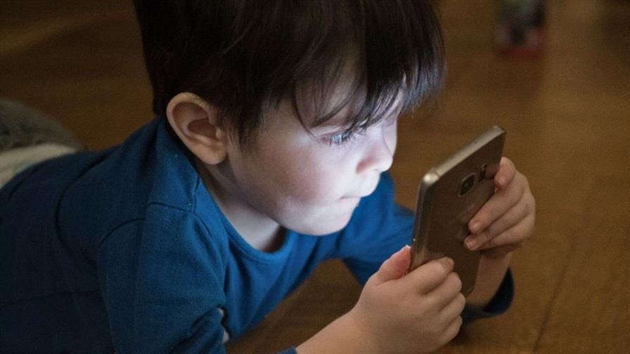 La verificación de edad digital: avances y polémicas en la protección infantil online